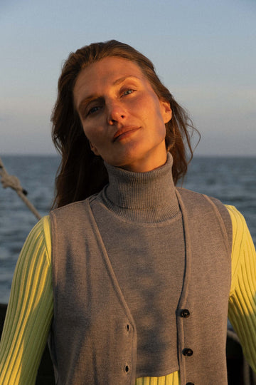 Punto 100% Merino Bib Neck
