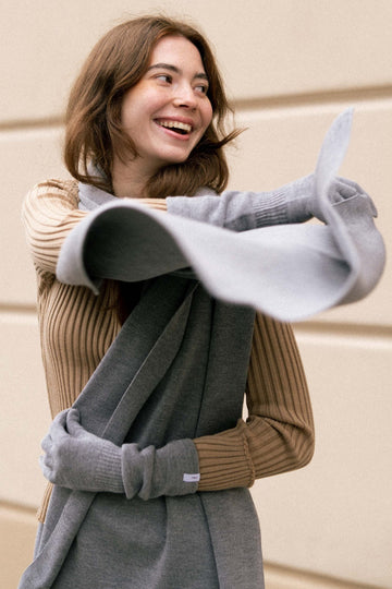 Via 100% Merino Gloves