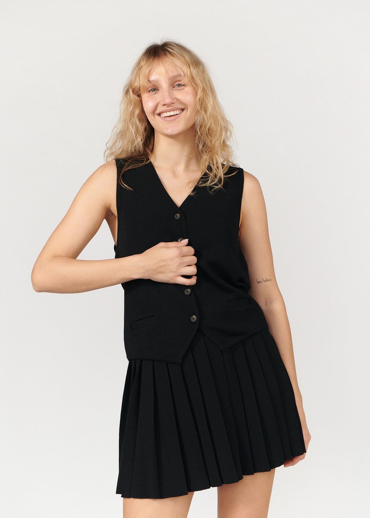 Piccolo Pleated 100% Merino Mini Skirt